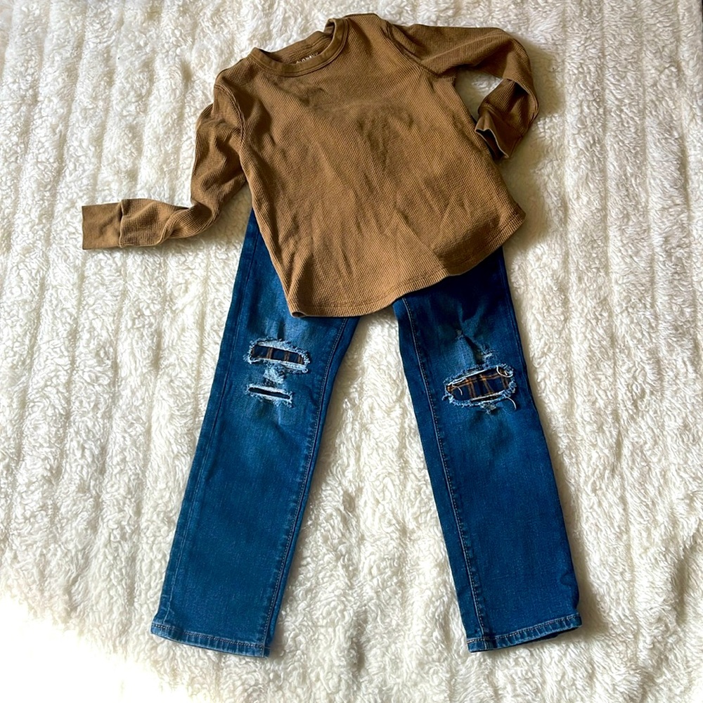 Brown shirt, ribbed, jeans For boy